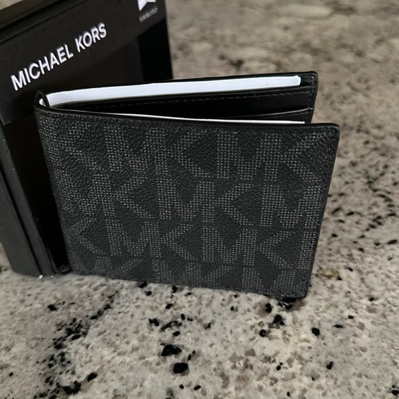 Michael Kors Men’s Jetset Slim Bifold Logo Wallet - Picture 2 of 4